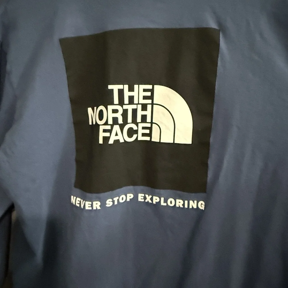 The Northface Men's Long Sleeve Blue Shirt Large - Never Stop Exploring Design